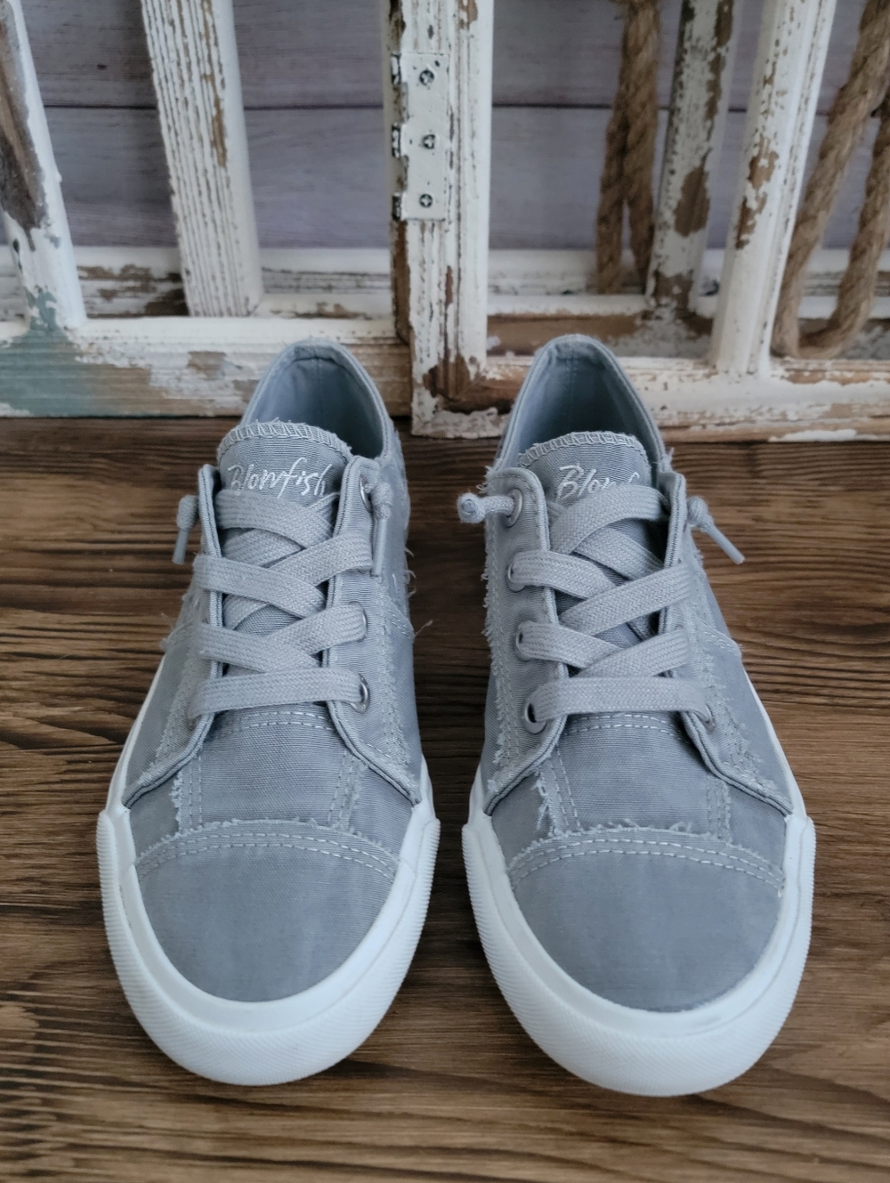 Blowfish Malibu Light Gray Canvas Low-Top Slip On Sneakers - Size 8
